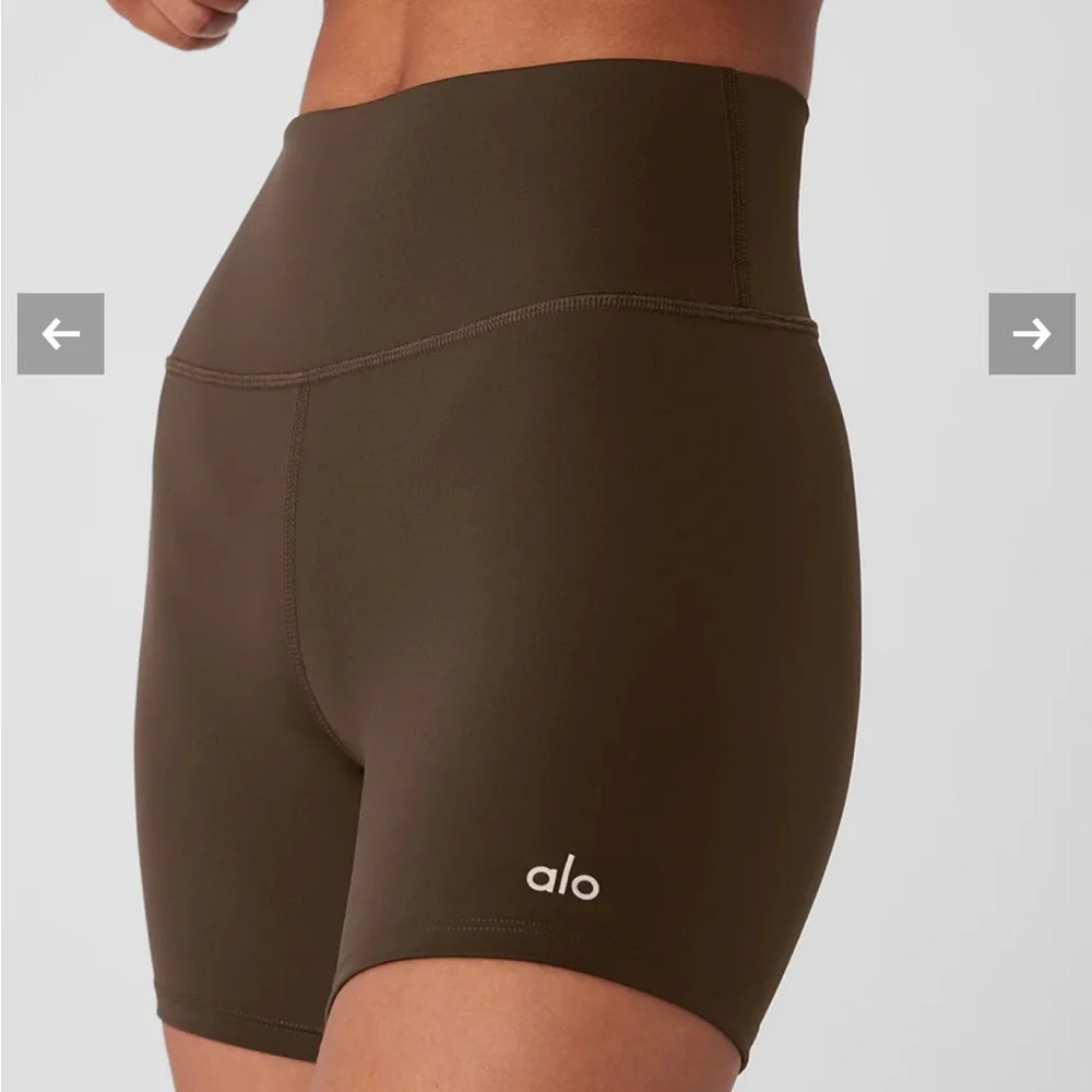 NWOT ALO Yoga 5" Airlift Energy Short - Picture 3 of 5